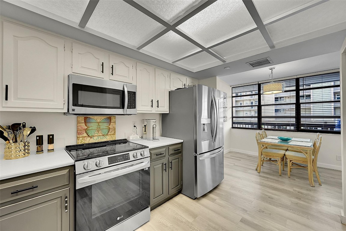 812 N Ocean Boulevard 202