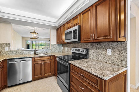 Tiny photo for 5054 Golfview Court #1514, Delray Beach, FL 33484 (MLS # B26027728)