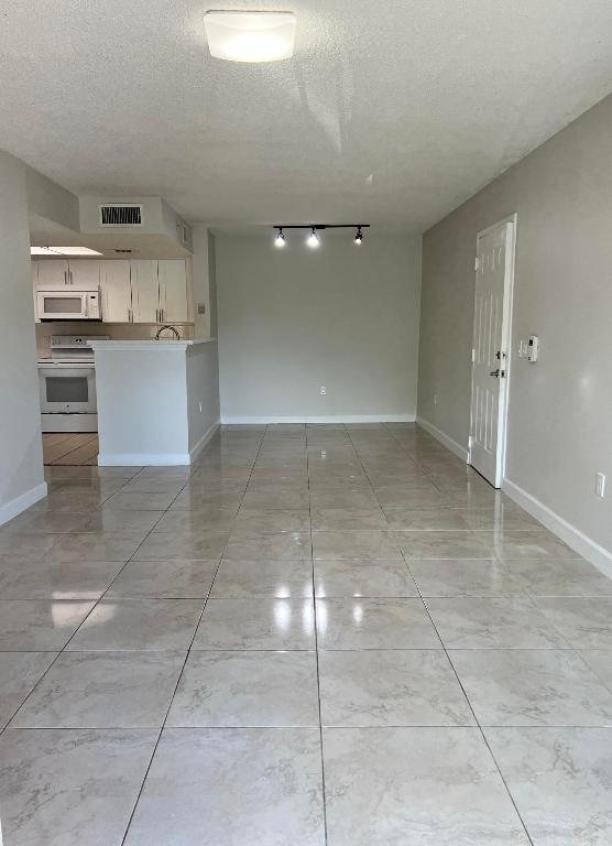 EVERGREEN LAKES CONDO - Residential Lease