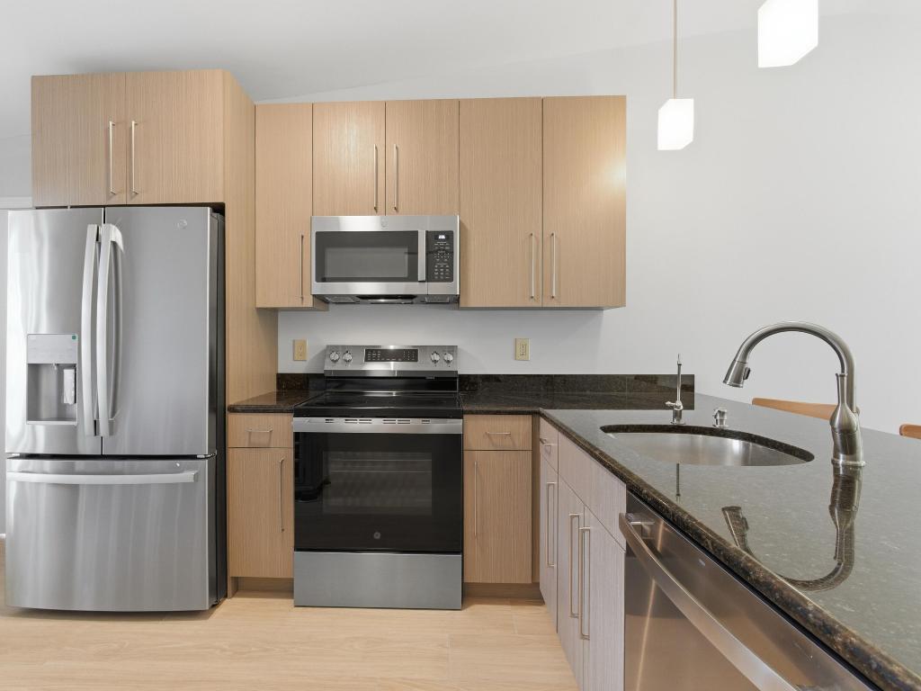 15896 Laurel Oak Circle