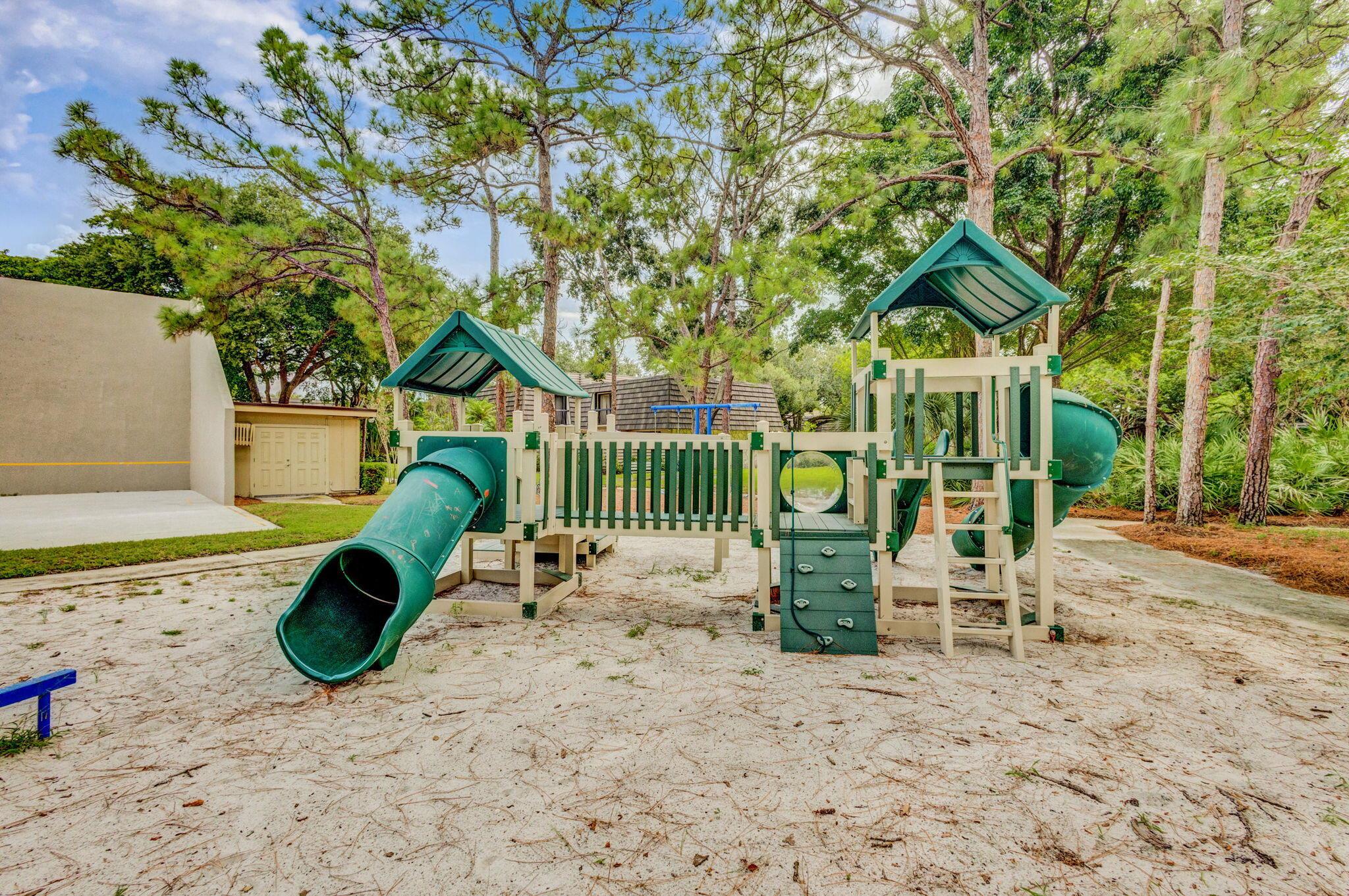 GLENWOOD TWNHS - Residential