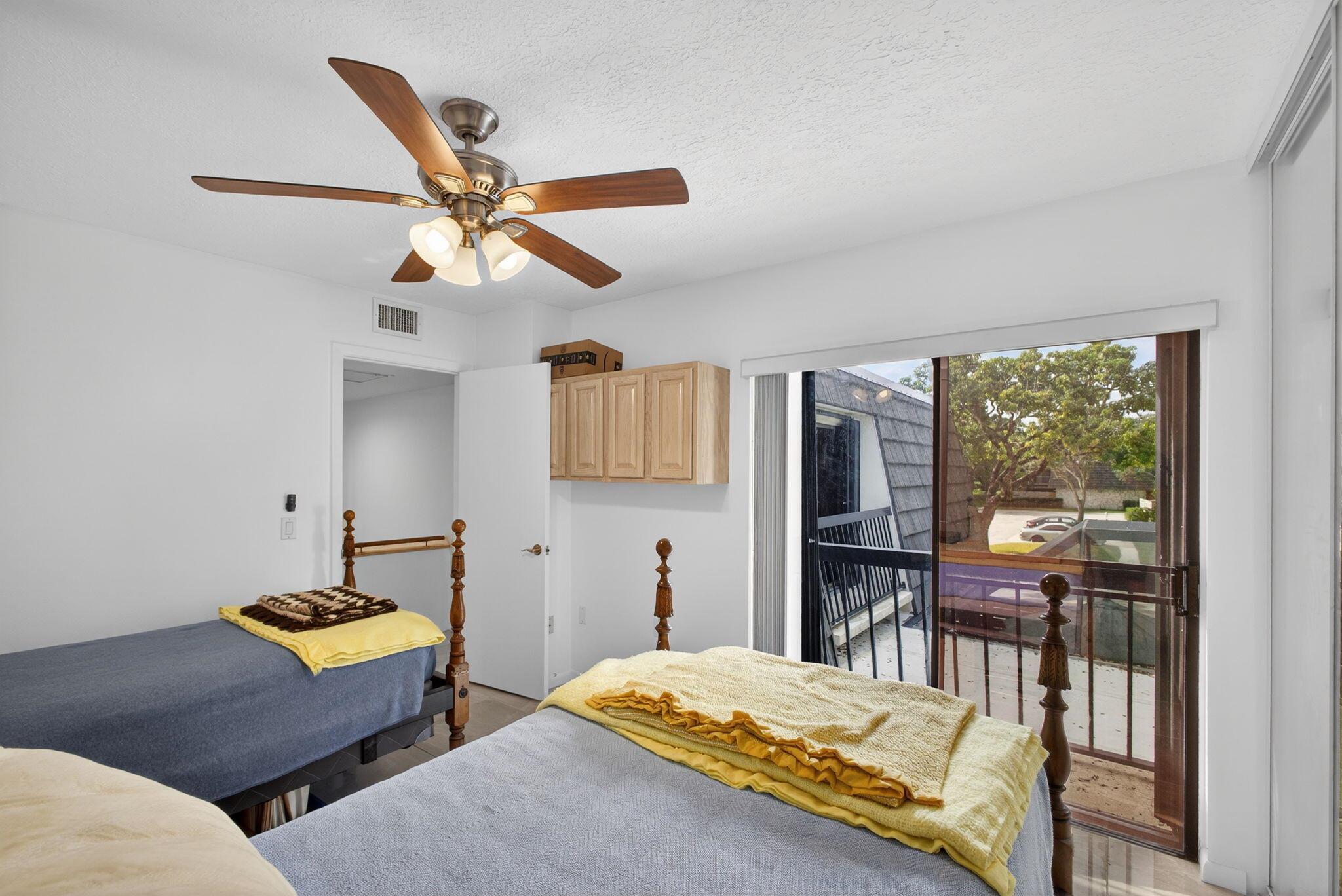 GLENWOOD TWNHS - Residential