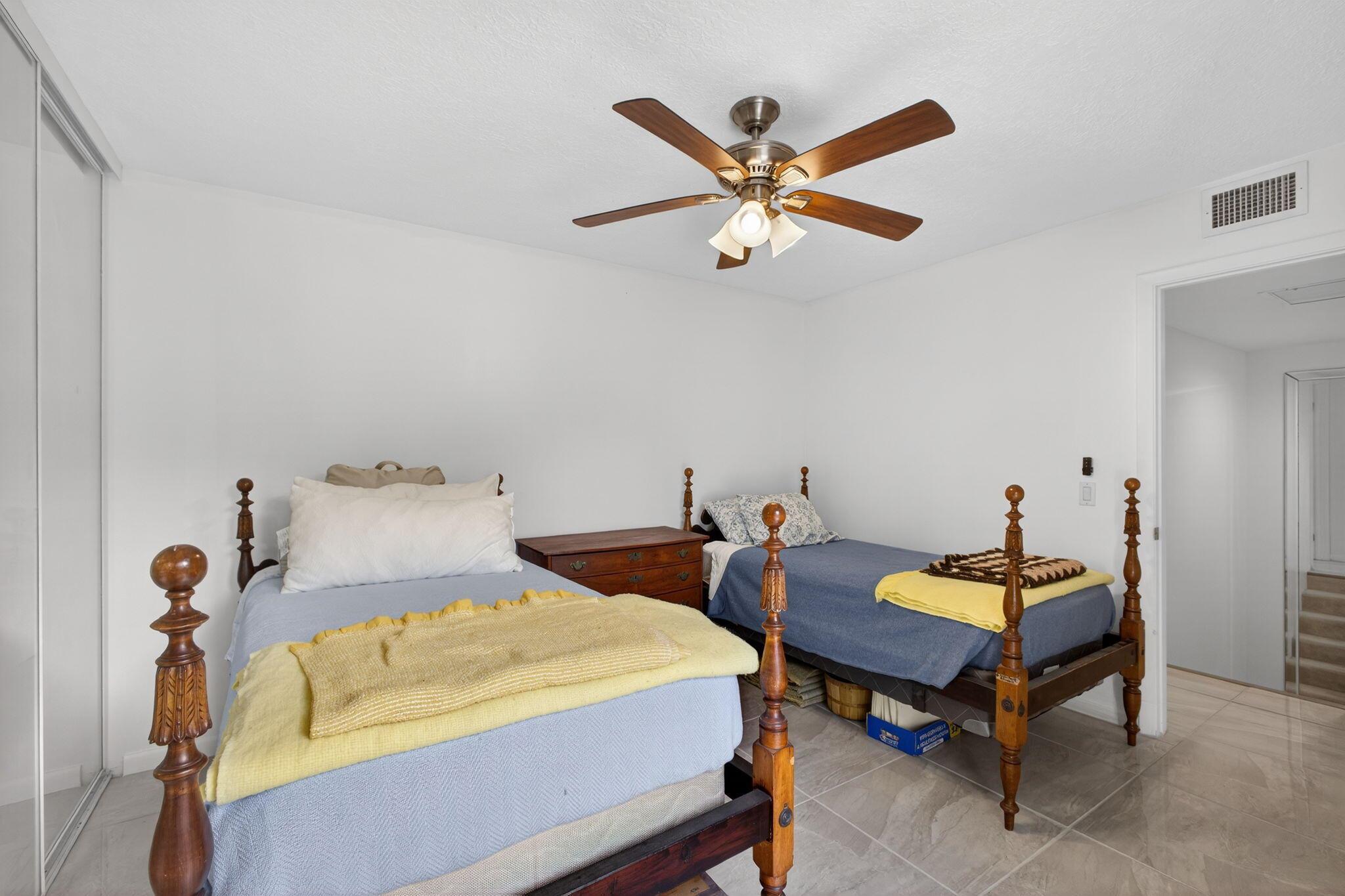 GLENWOOD TWNHS - Residential