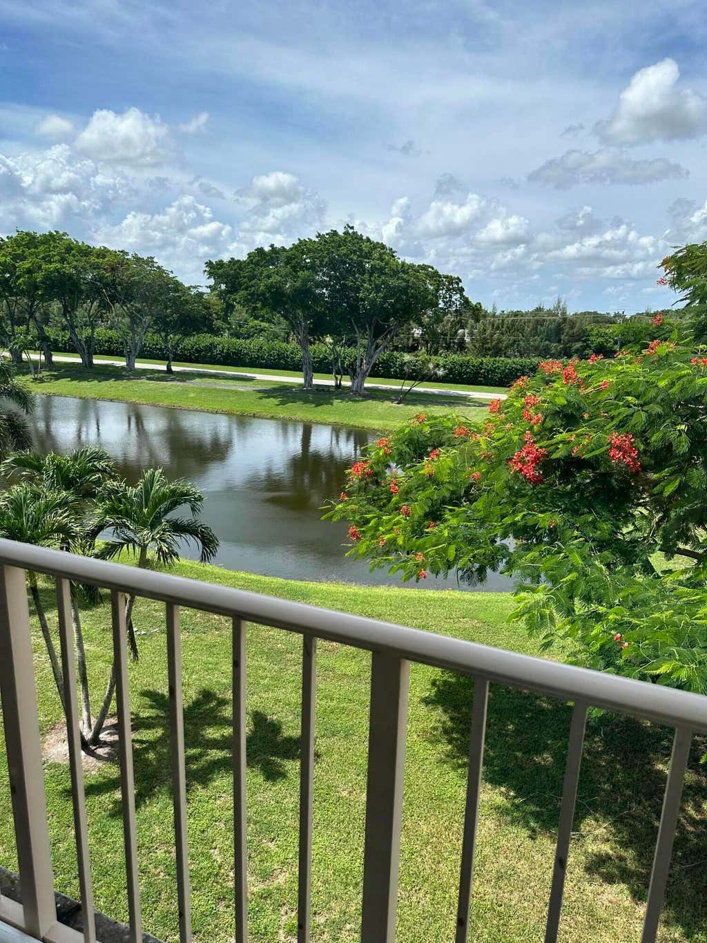Photo of 7145 HUNTINGTON Lane #408, Delray Beach, FL 33446 (MLS # B26062716)