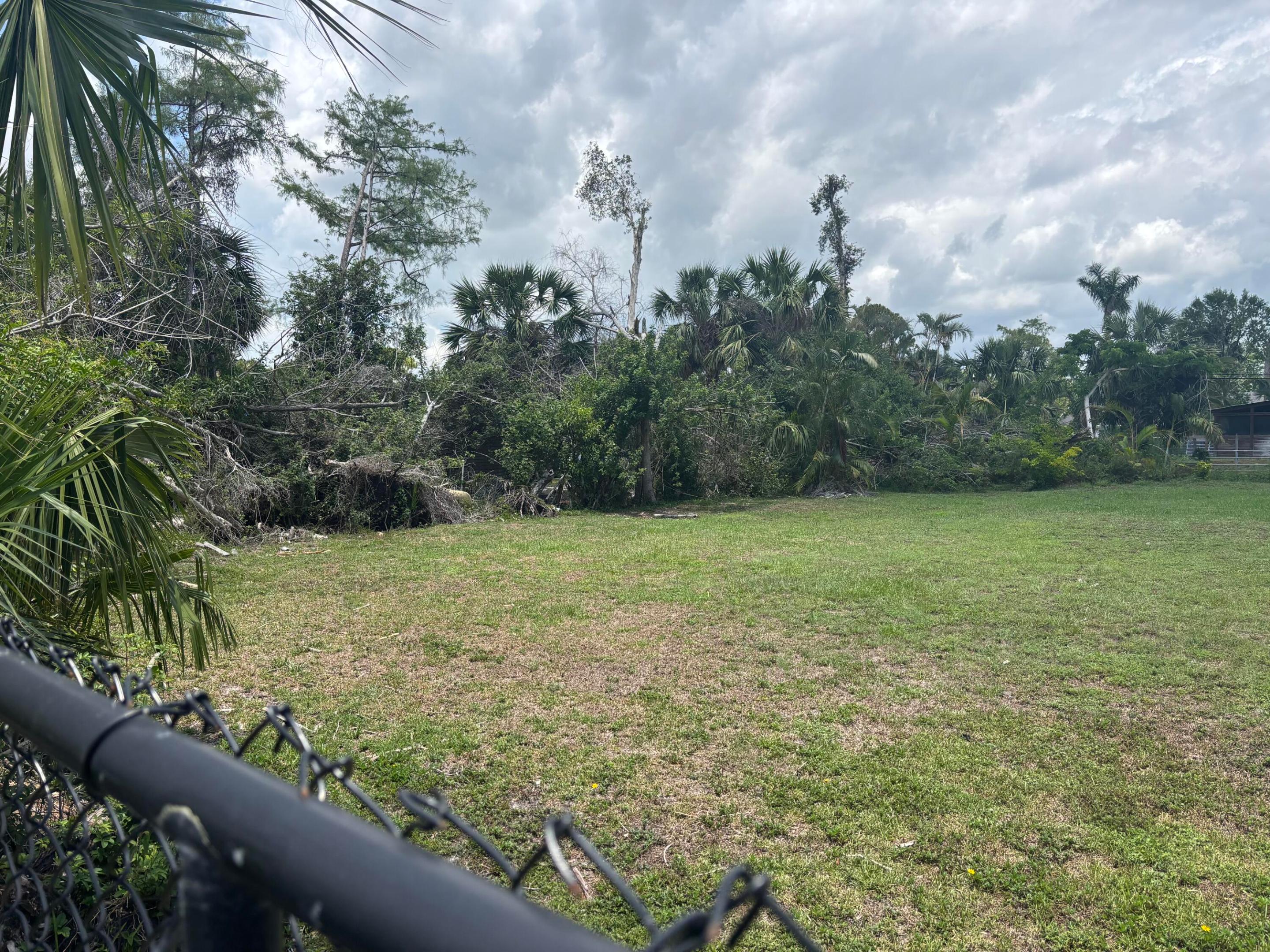 LOXAHATCHEE GROVES - Land