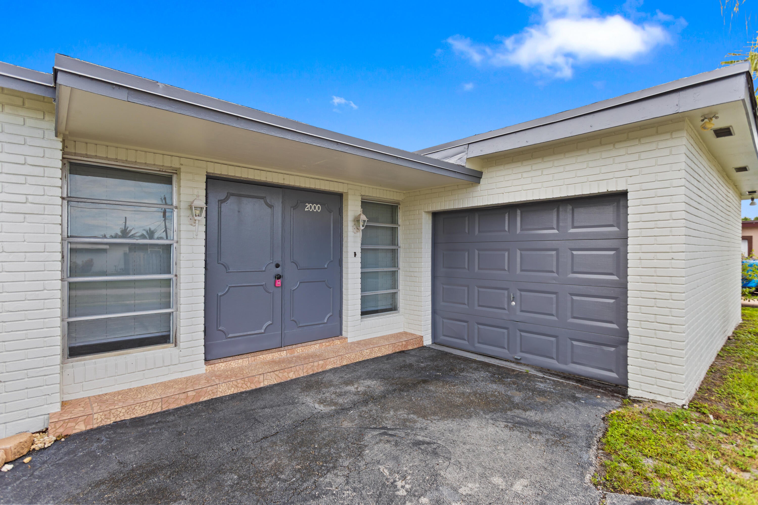 2000 NW 91ST Way