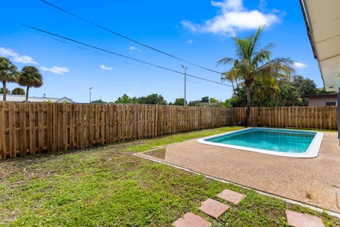 Tiny photo for 2000 NW 91ST Way, Sunrise, FL 33322 (MLS # B26079410)