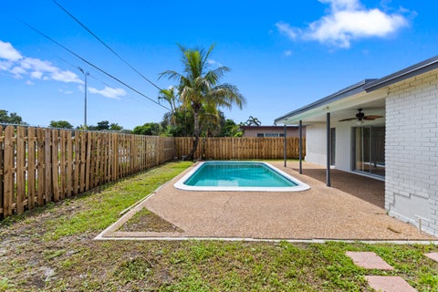 Tiny photo for 2000 NW 91ST Way, Sunrise, FL 33322 (MLS # B26079410)