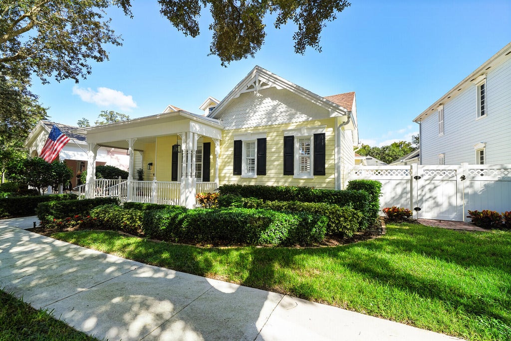 Photo of 214 MARLBERRY Circle, Jupiter, FL 33458 (MLS # B26092241)