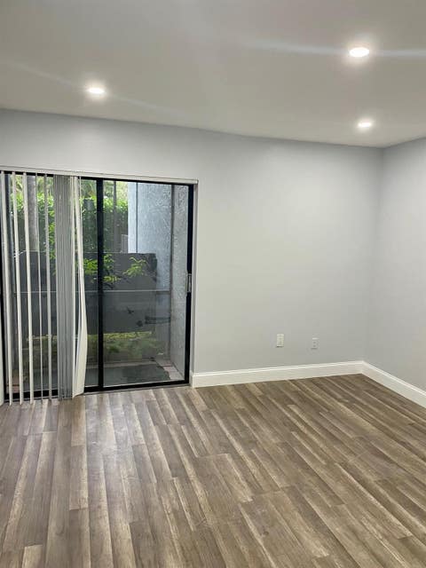 Tiny photo for 1021 Mockingbird Lane #114, Plantation, FL 33324 (MLS # F10556415)