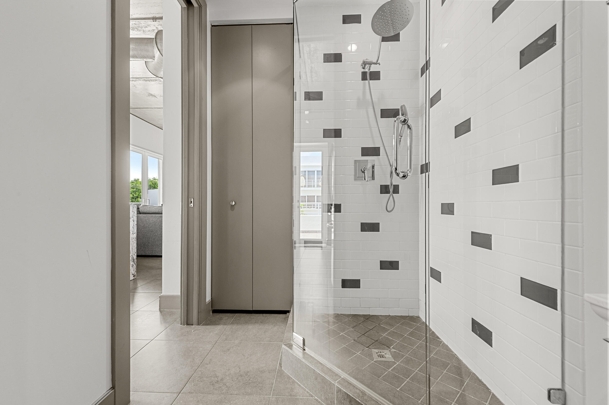 MARK DOWNTOWN CONDO - Residential