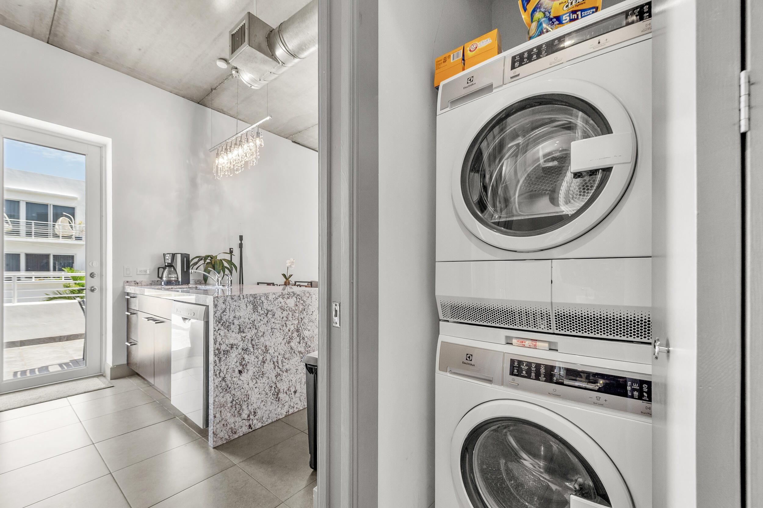 MARK DOWNTOWN CONDO - Residential