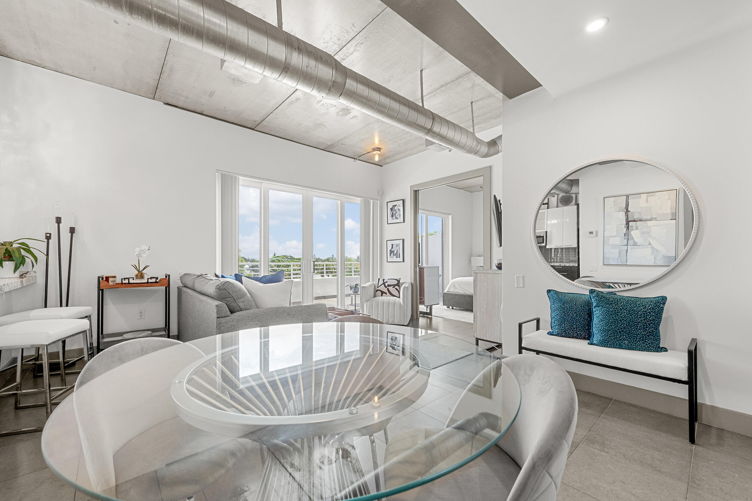 MARK DOWNTOWN CONDO - Residential