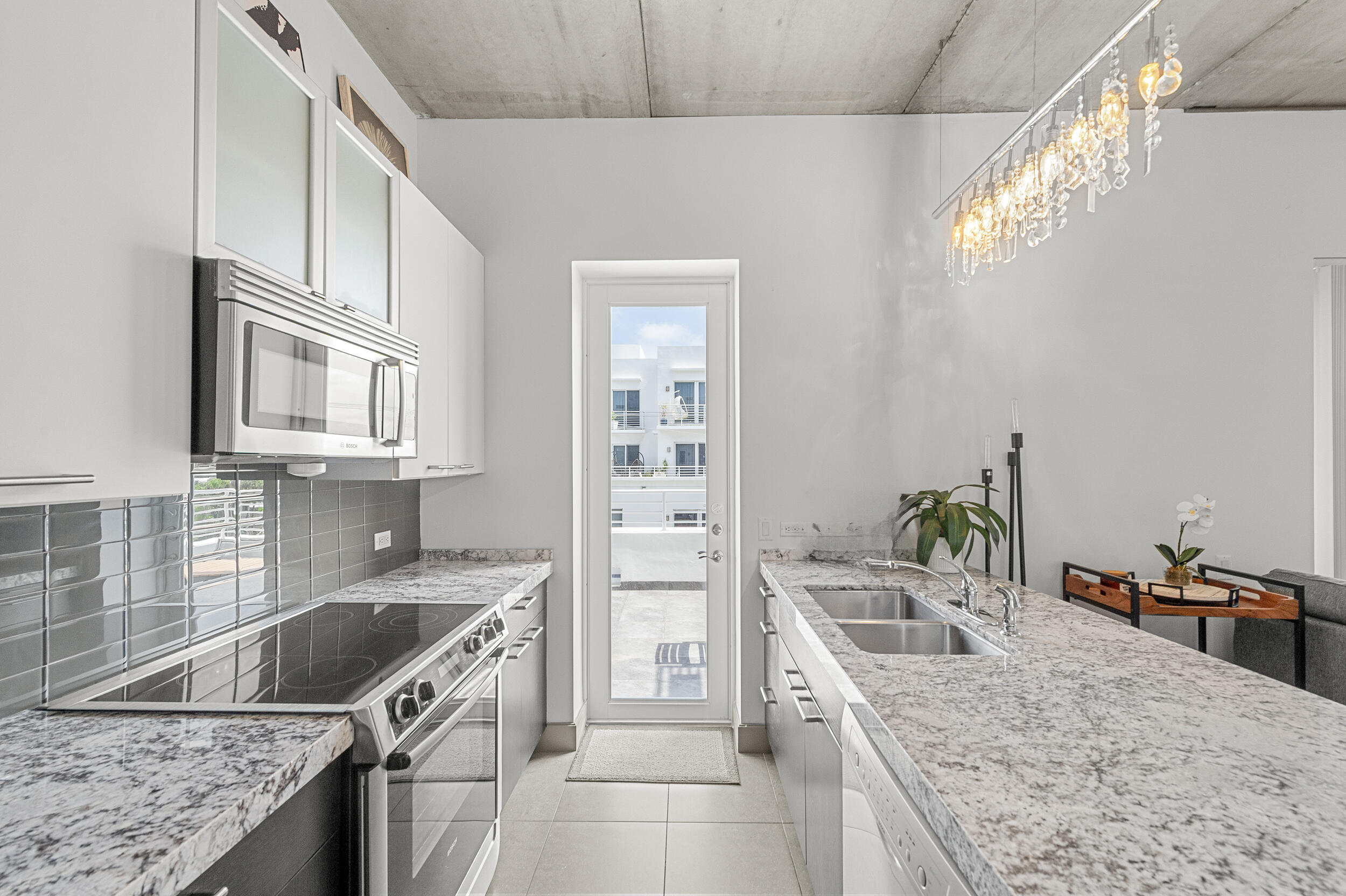 MARK DOWNTOWN CONDO - Residential