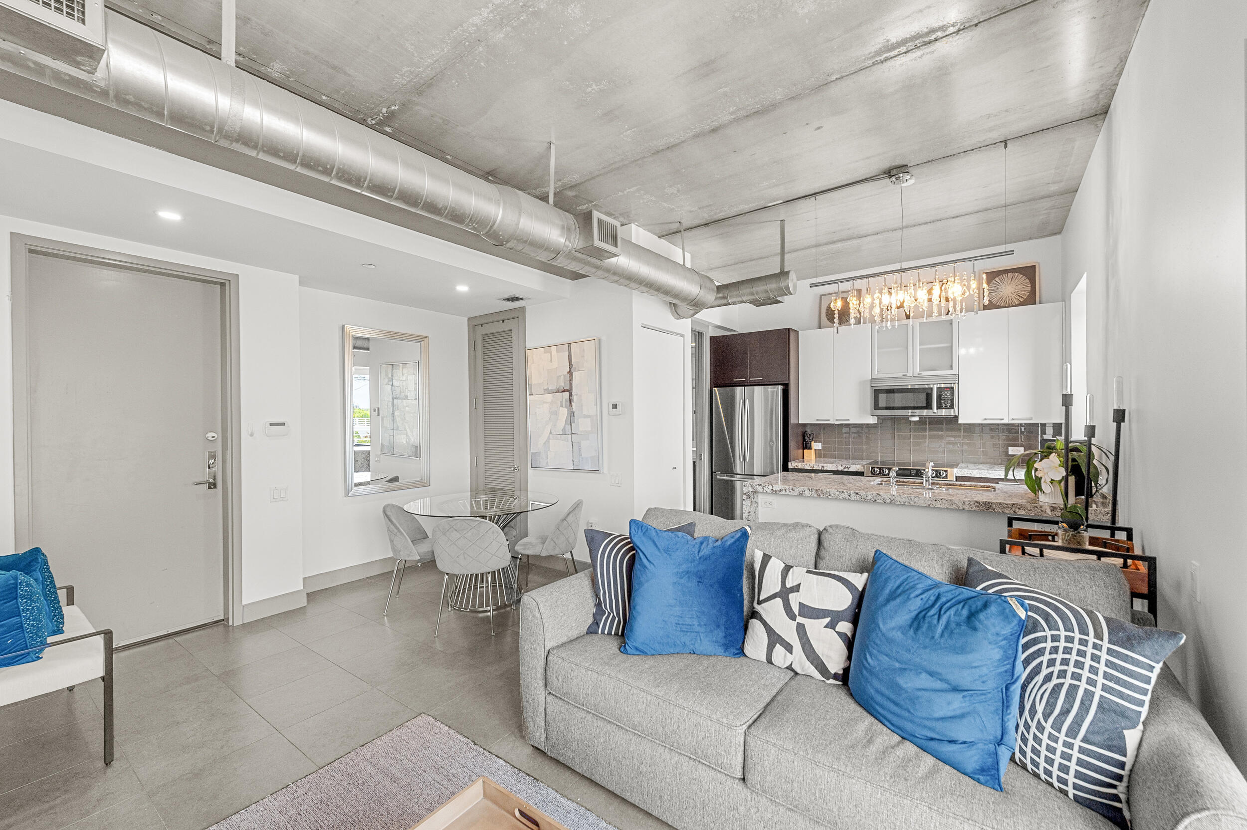 MARK DOWNTOWN CONDO - Residential
