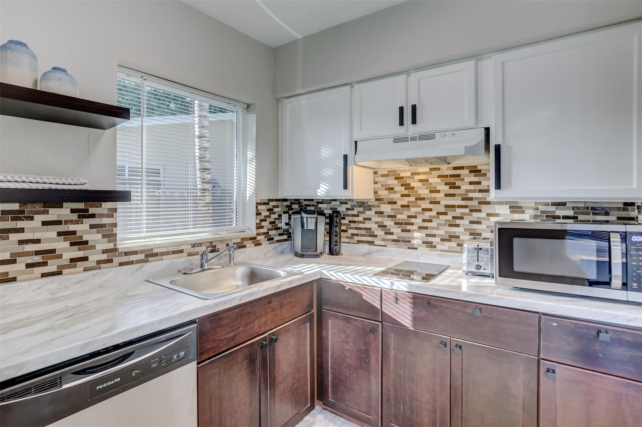 Lauderdale Park 6-33 1/2 - Residential Lease