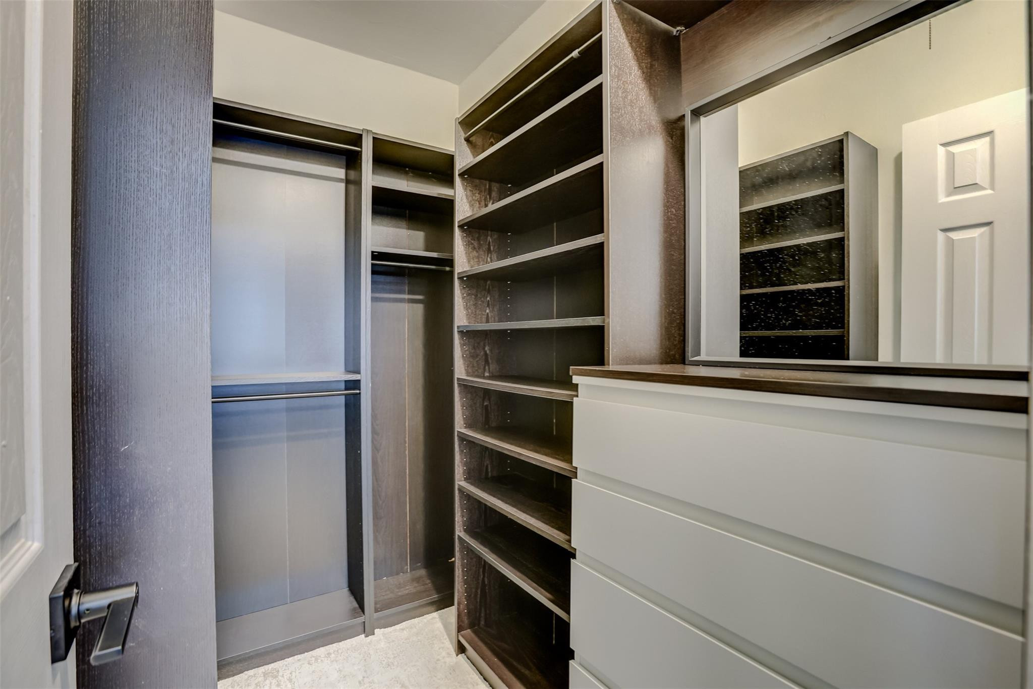 Lauderdale Park 6-33 1/2 - Residential Lease