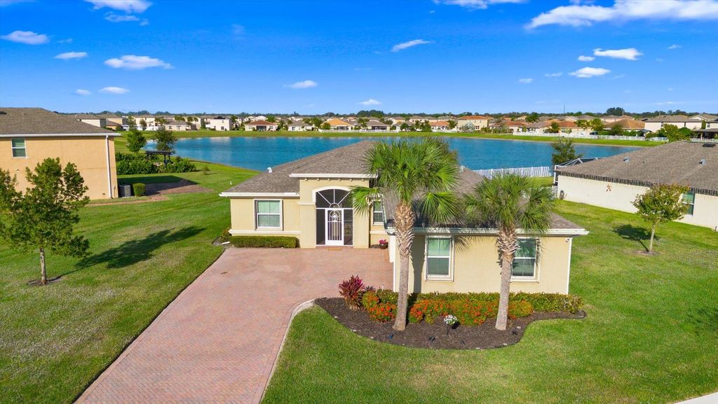 Photo of 911 Bent Creek Drive, Fort Pierce, FL 34947 (MLS # R11147292)