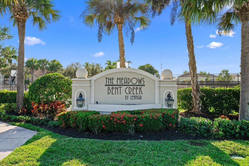 Photo of 911 Bent Creek Drive, Fort Pierce, FL 34947 (MLS # R11147292)