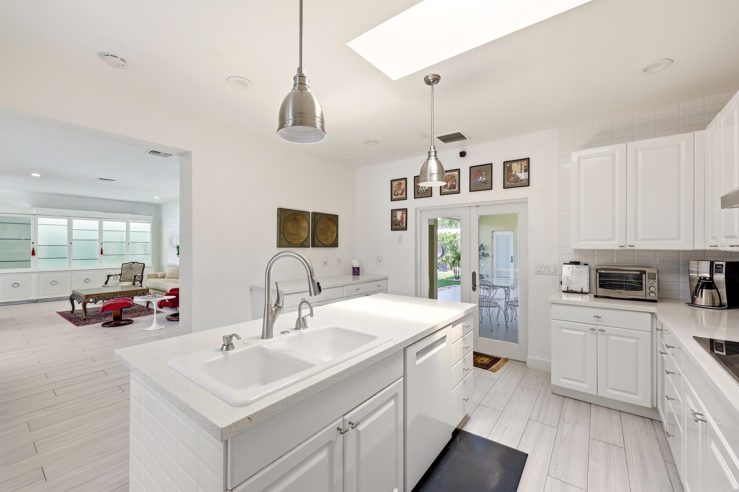 504 Bay Road