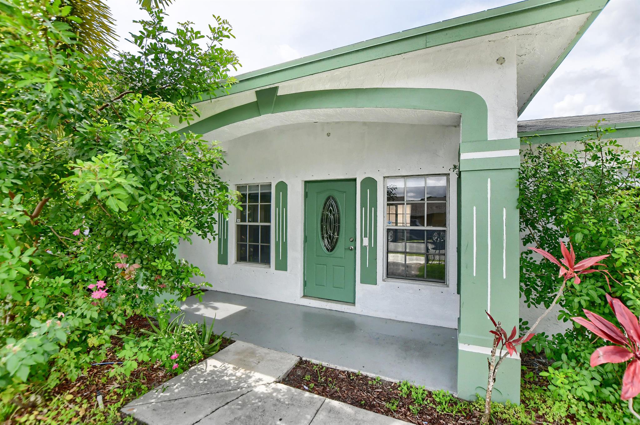 102 SW 13th Avenue