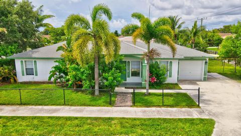 102 SW 13th Avenue Delray Beach FL 33444