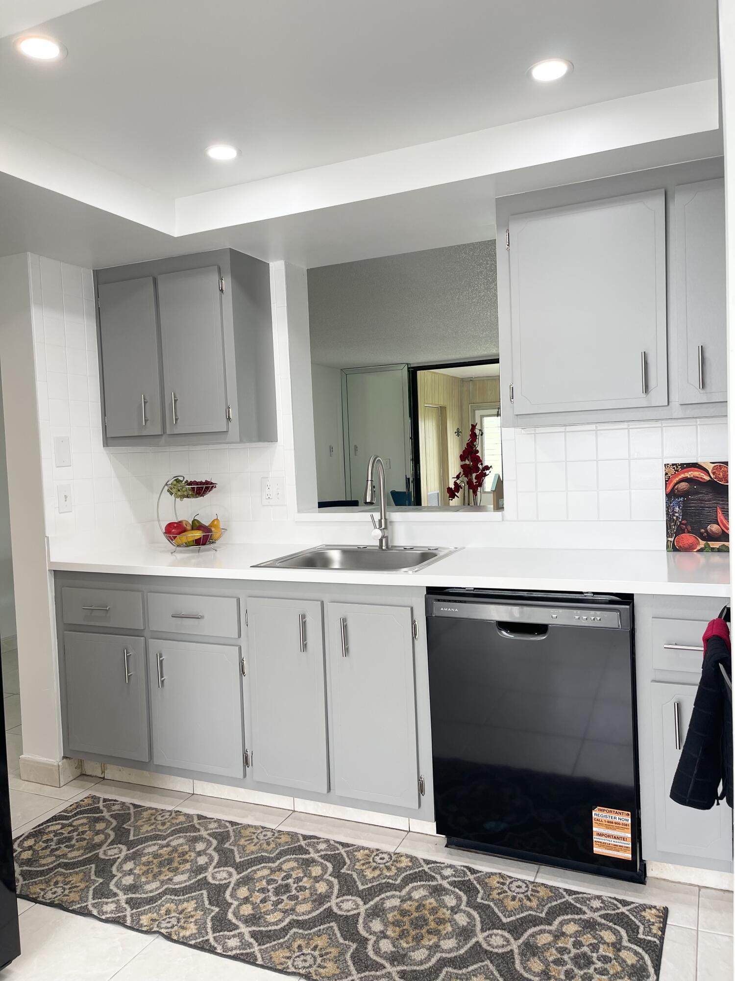 23 OF PALM SPRINGS 3 CONDO - Residential