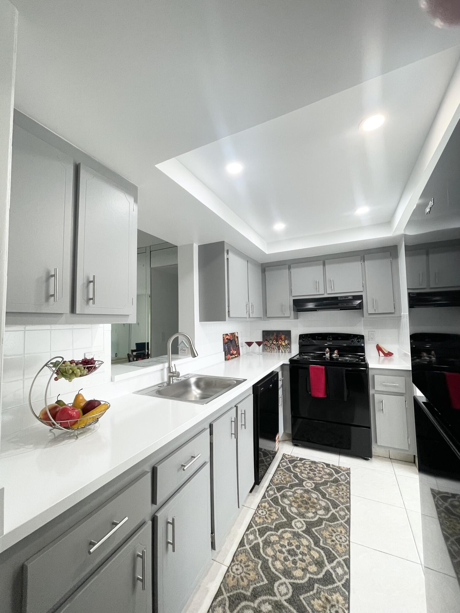 23 OF PALM SPRINGS 3 CONDO - Residential