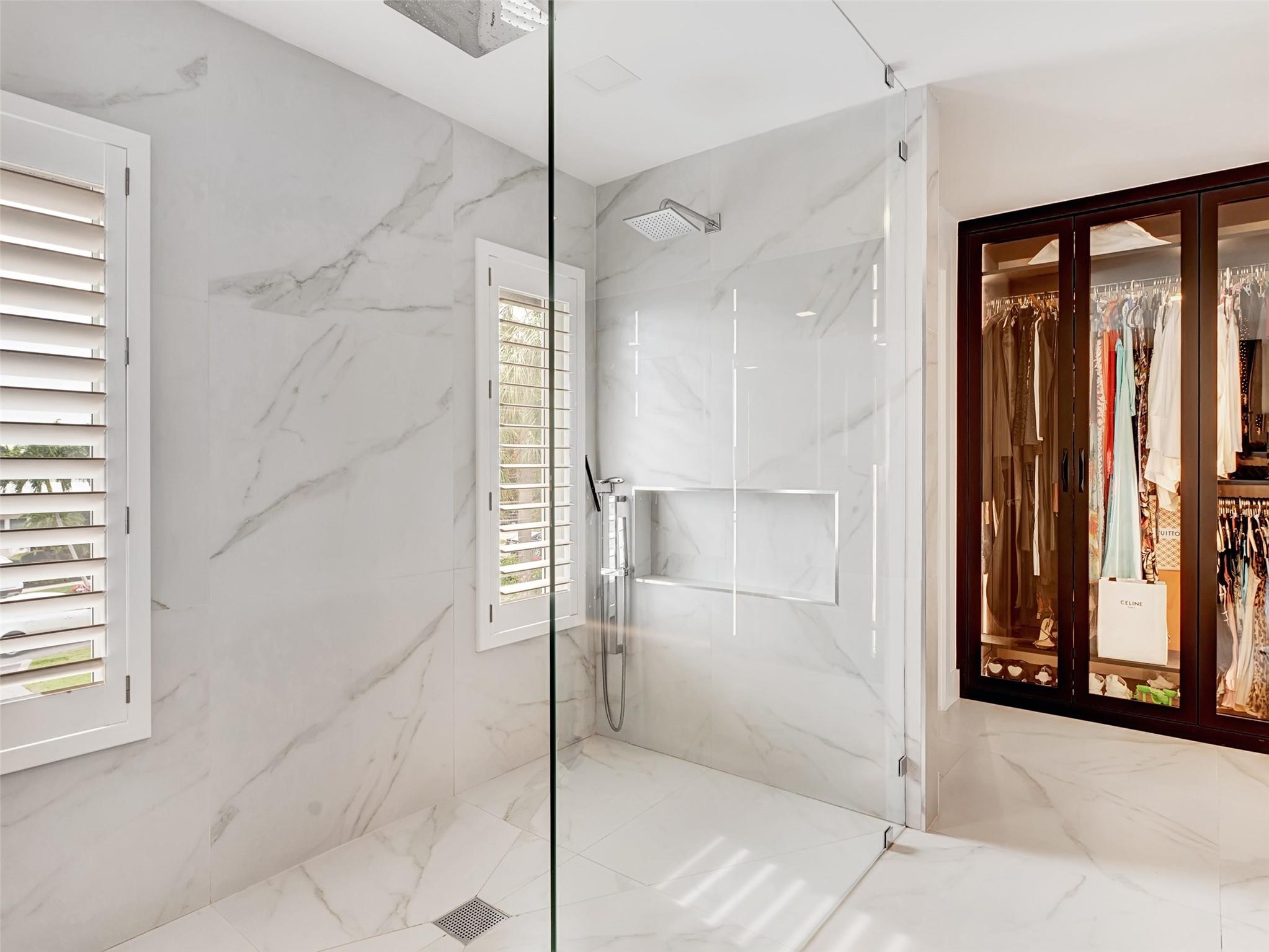 LAKE ROGERS - Residential