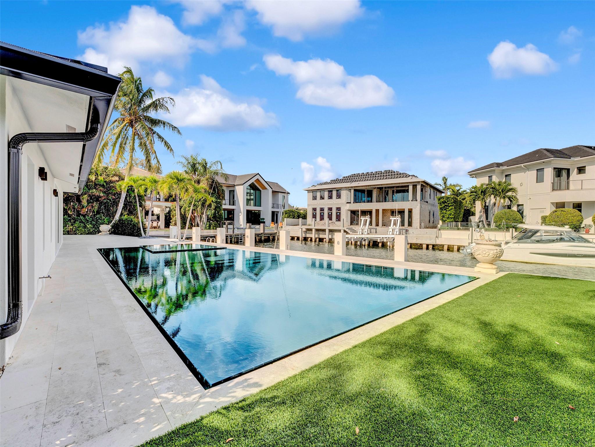 LAKE ROGERS - Residential