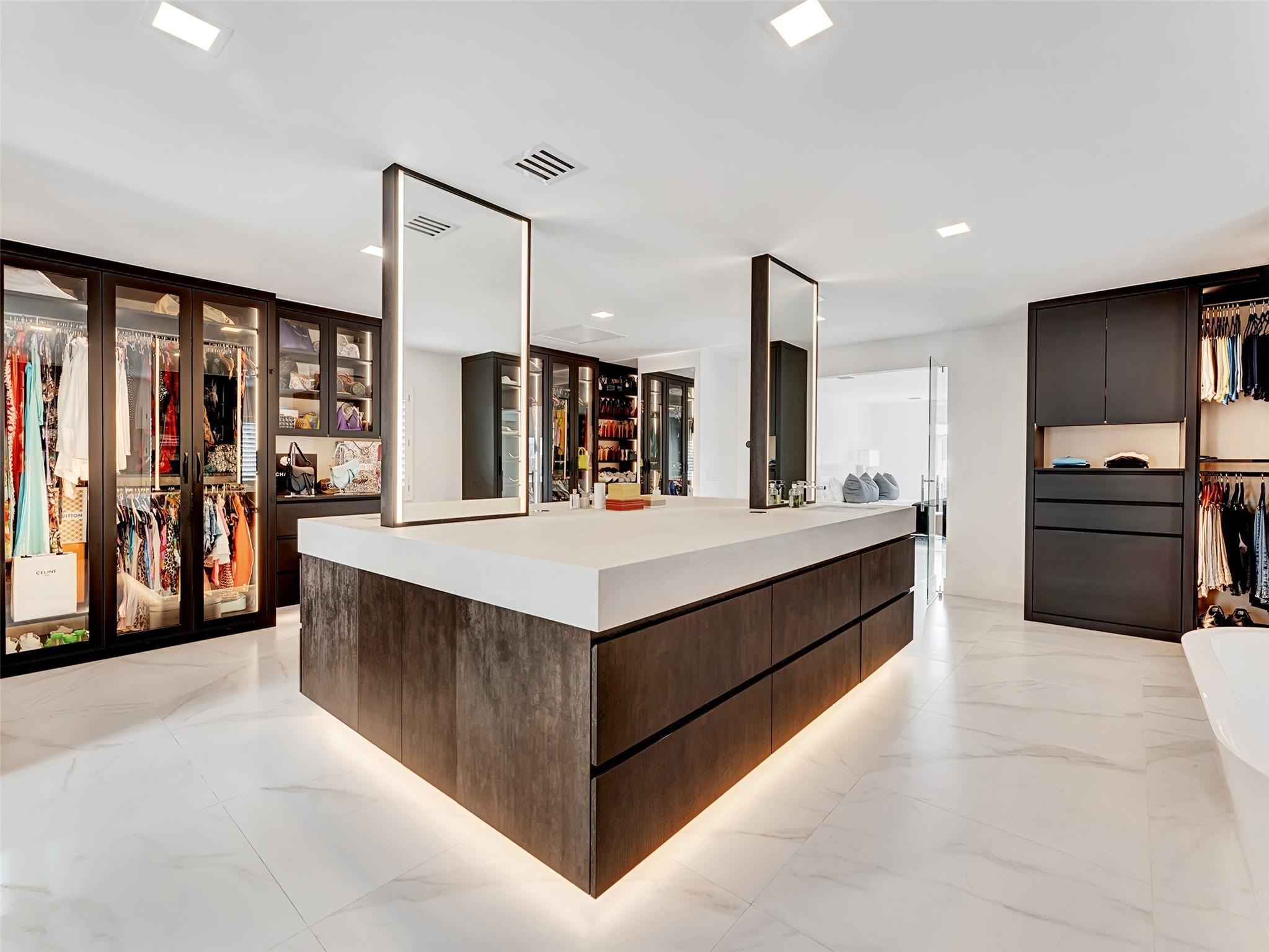 LAKE ROGERS - Residential