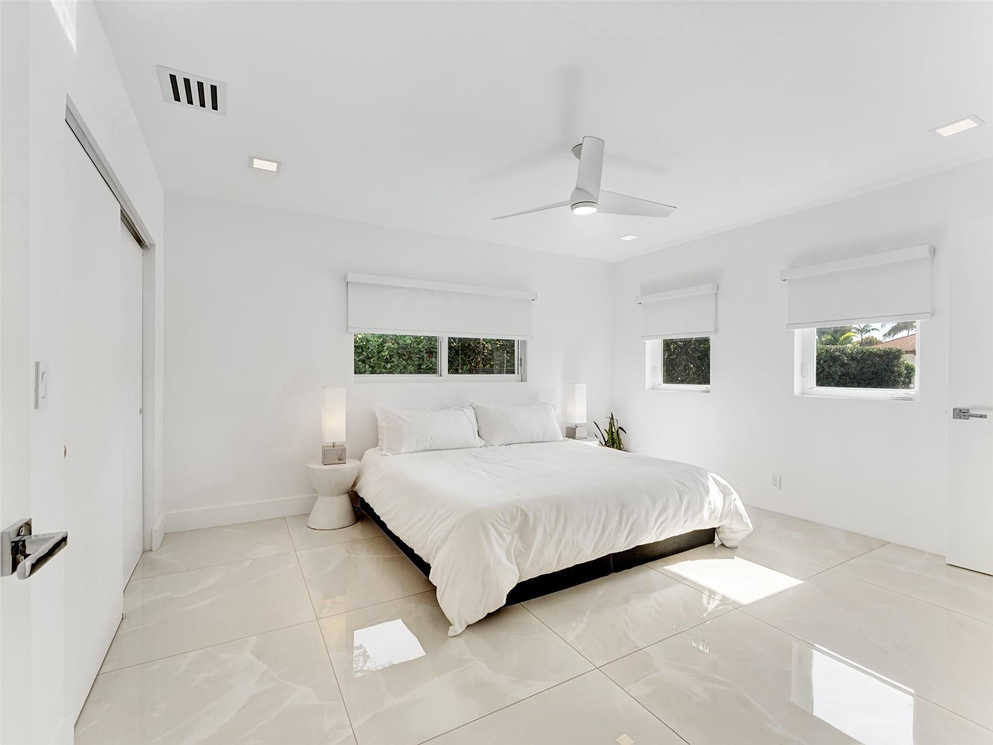 LAKE ROGERS - Residential