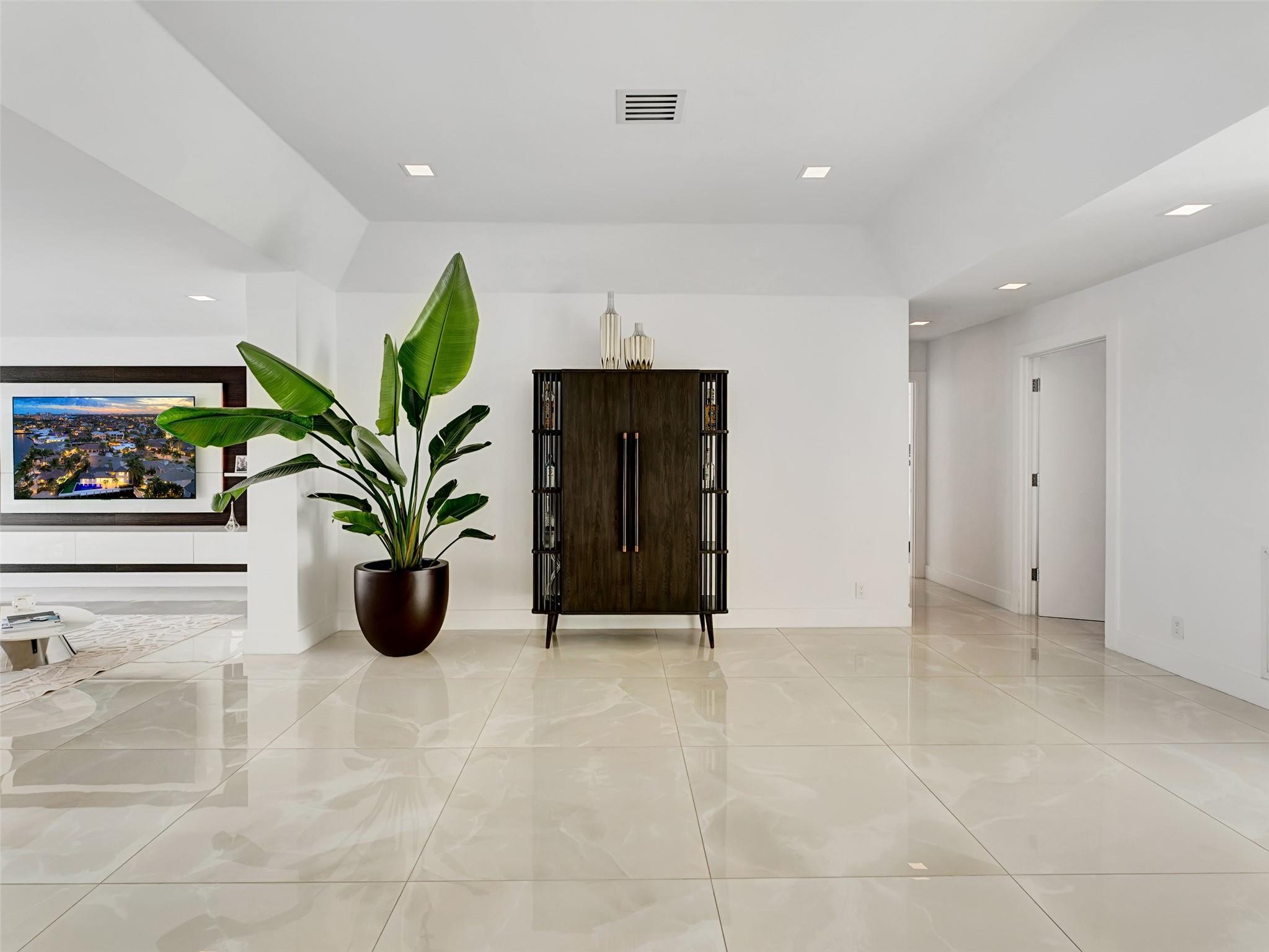 LAKE ROGERS - Residential