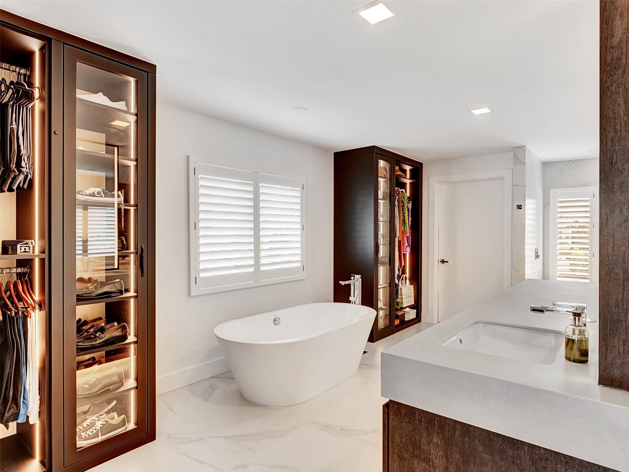 LAKE ROGERS - Residential