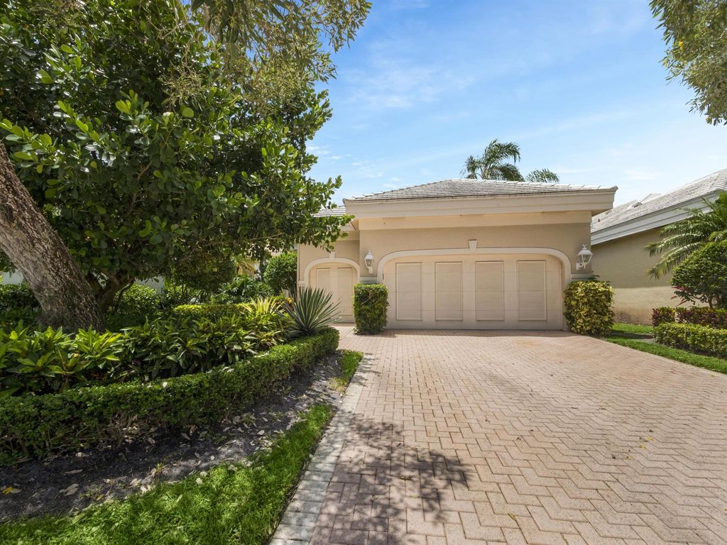 Photo of 107 Emerald Key Lane, Palm Beach Gardens, FL 33418 (MLS # R10946953)