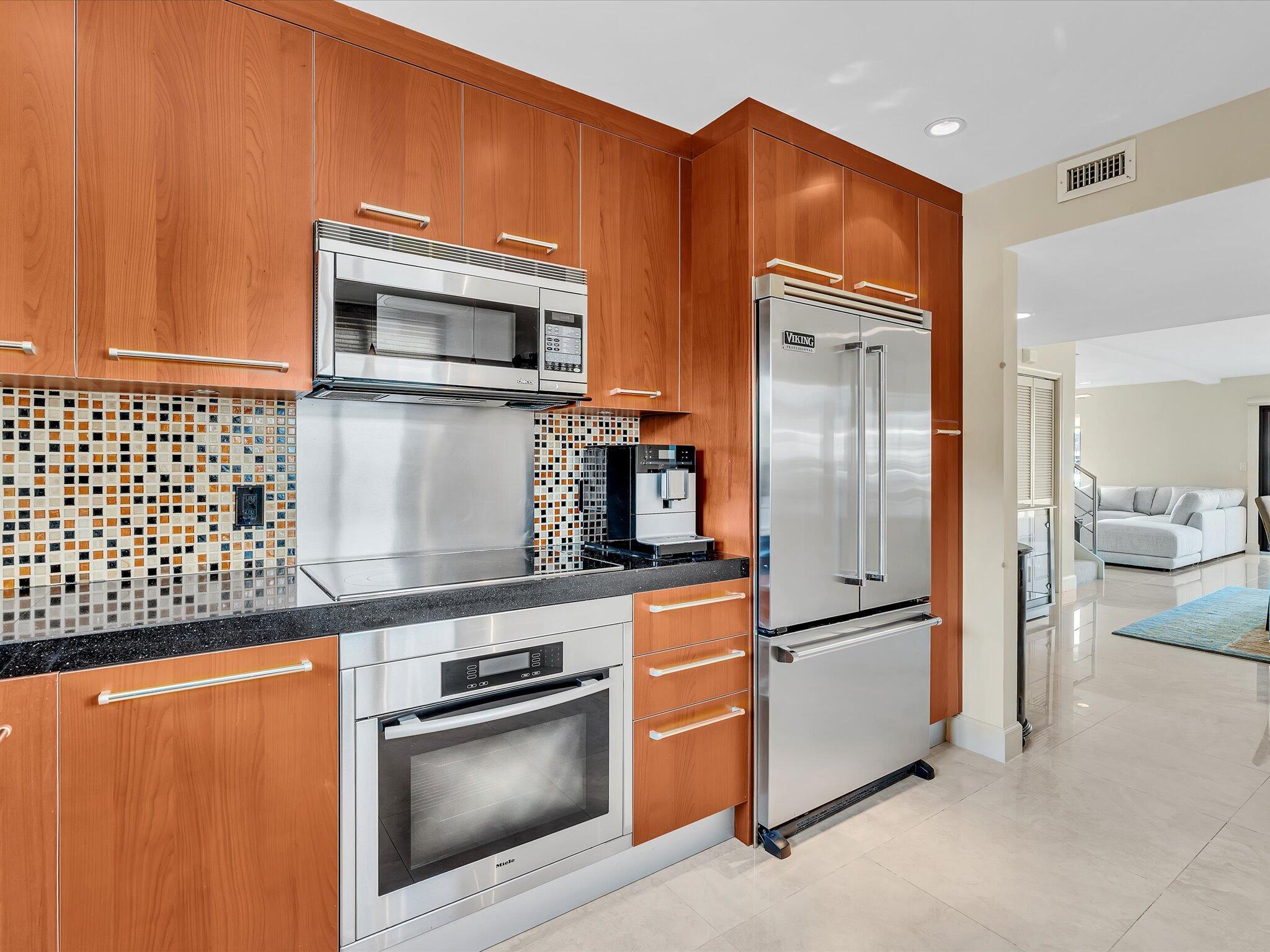 HIGHLAND BEACH ISLES - Residential