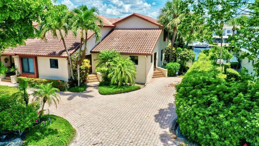 1005 Russell Drive 1