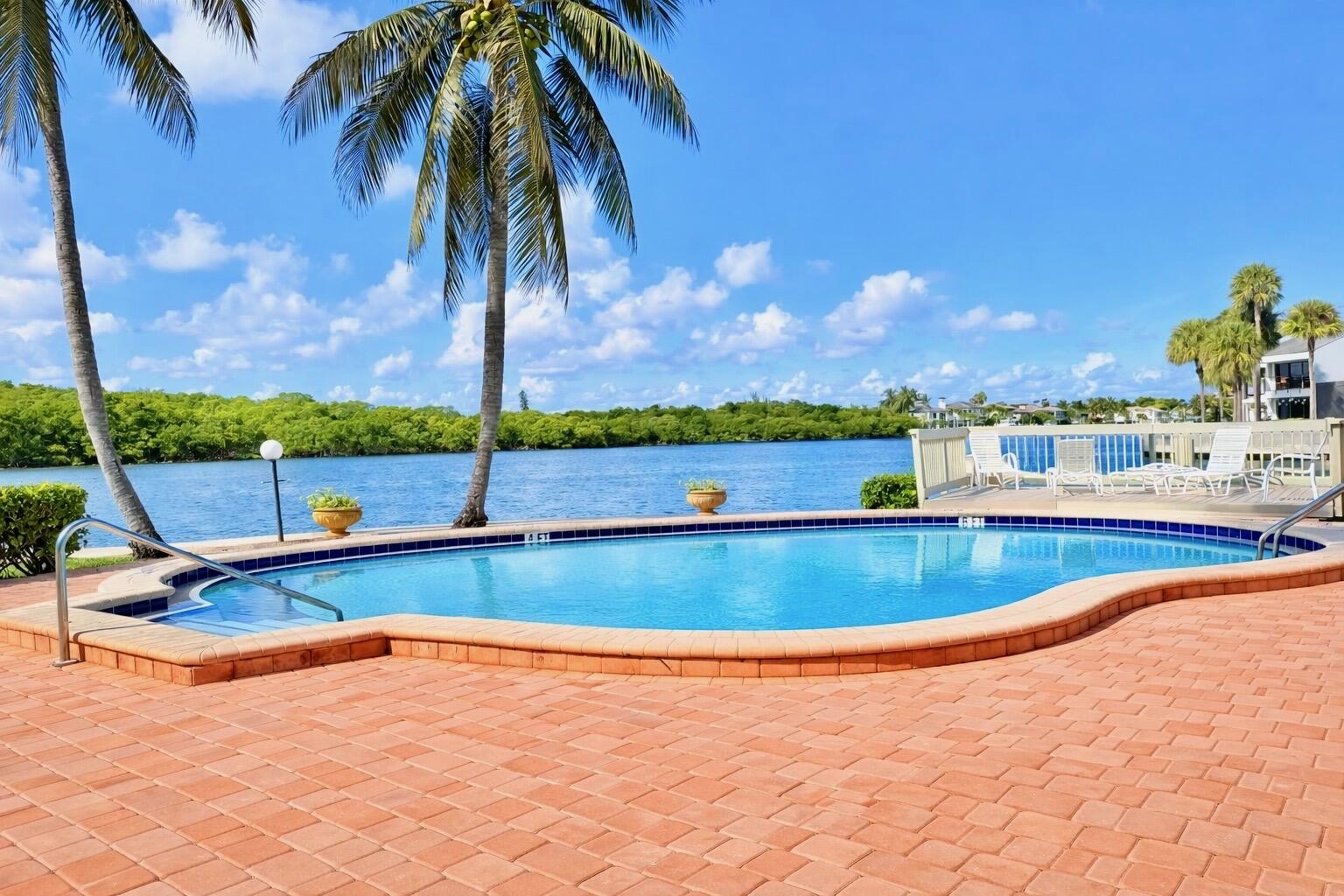 1005 Russell Drive 1