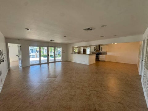 Tiny photo for 330 SE 10TH Street, Pompano Beach, FL 33060 (MLS # B26087738)