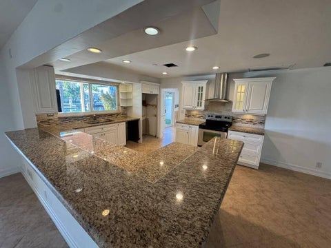 Tiny photo for 330 SE 10TH Street, Pompano Beach, FL 33060 (MLS # B26087738)