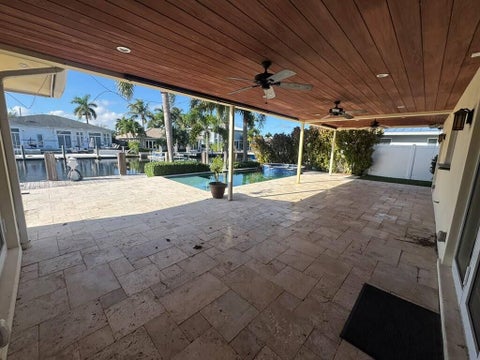 Tiny photo for 330 SE 10TH Street, Pompano Beach, FL 33060 (MLS # B26087738)