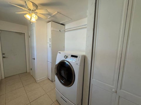 Tiny photo for 330 SE 10TH Street, Pompano Beach, FL 33060 (MLS # B26087738)