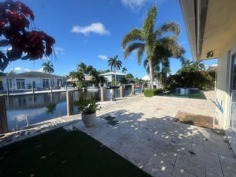Tiny photo for 330 SE 10TH Street, Pompano Beach, FL 33060 (MLS # B26087738)