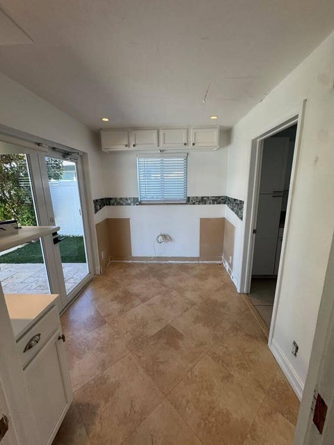 Tiny photo for 330 SE 10TH Street, Pompano Beach, FL 33060 (MLS # B26087738)