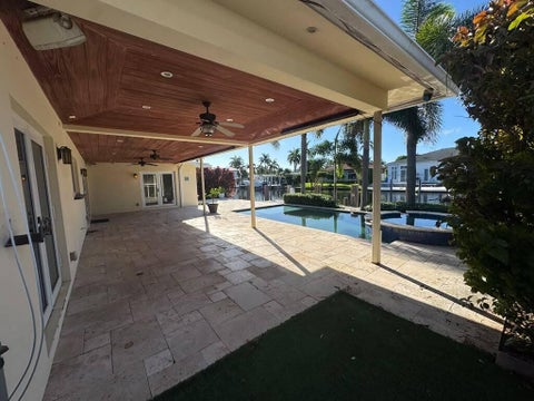 Tiny photo for 330 SE 10TH Street, Pompano Beach, FL 33060 (MLS # B26087738)