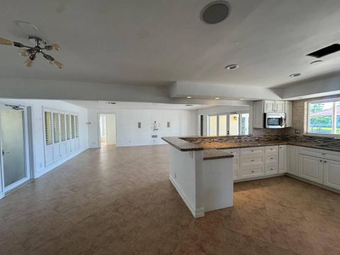 Tiny photo for 330 SE 10TH Street, Pompano Beach, FL 33060 (MLS # B26087738)