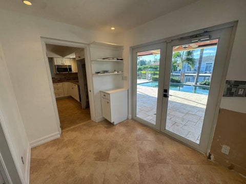Tiny photo for 330 SE 10TH Street, Pompano Beach, FL 33060 (MLS # B26087738)