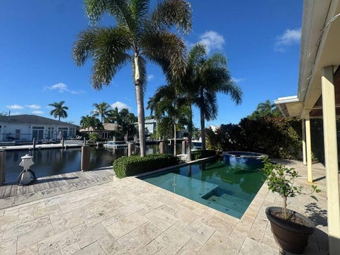 Tiny photo for 330 SE 10TH Street, Pompano Beach, FL 33060 (MLS # B26087738)
