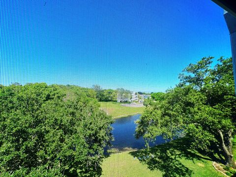 A home in Deerfield Beach