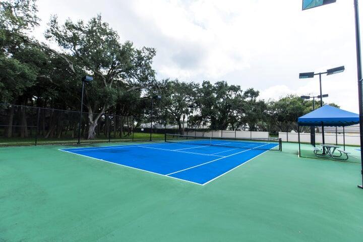 GARDEN OAKS - Residential